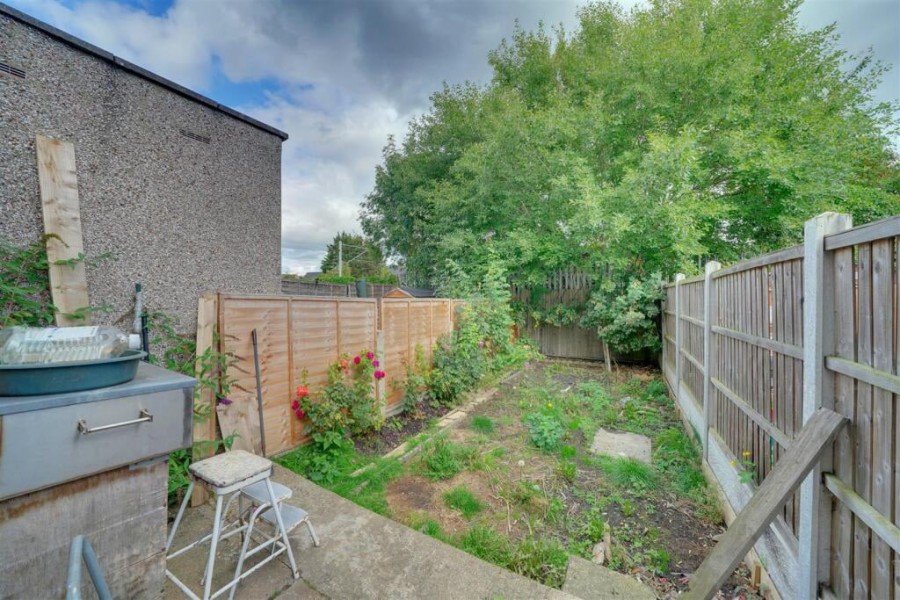 Images for Railway Road, Waltham Cross, Hertfordshire EAID:3131305421 BID:11055924