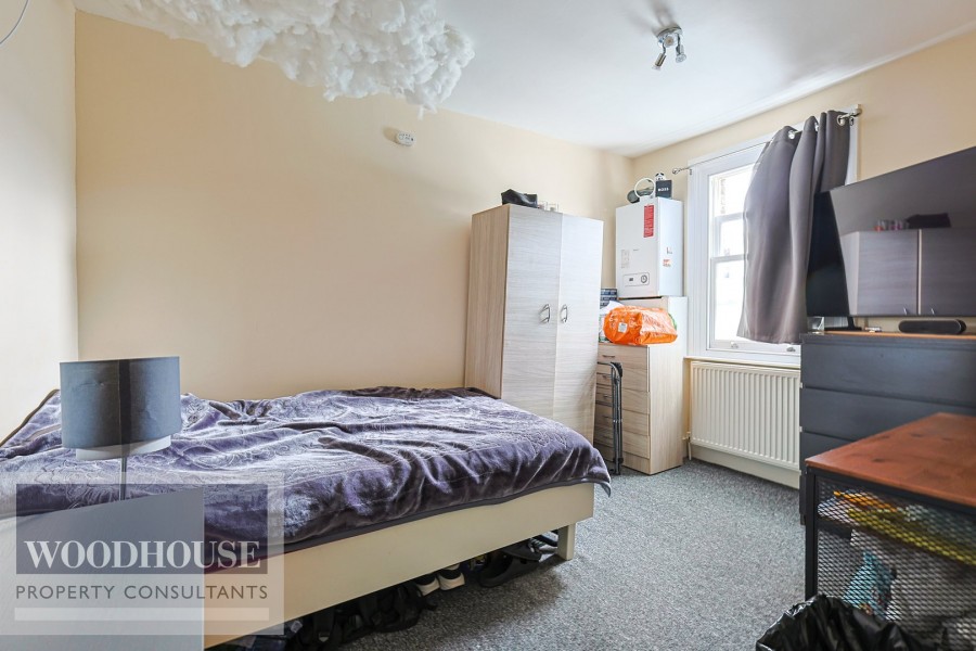 Images for York Road, Waltham Cross, Hertfordshire EAID:3131305421 BID:11055924