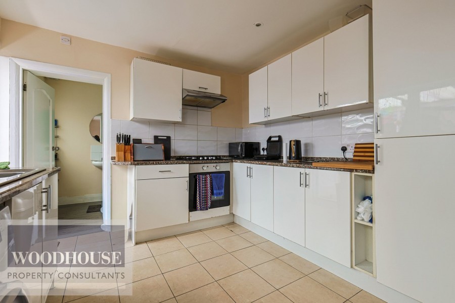 Images for York Road, Waltham Cross, Hertfordshire EAID:3131305421 BID:11055924