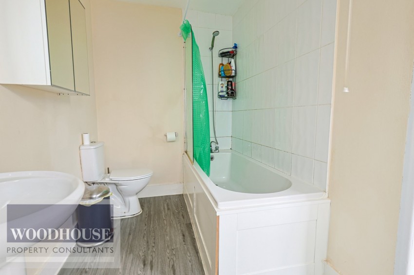 Images for York Road, Waltham Cross, Hertfordshire EAID:3131305421 BID:11055924