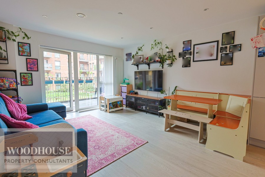 Images for Lea Valley View North, Cheshunt, Hertfordshire EAID:3131305421 BID:11055924