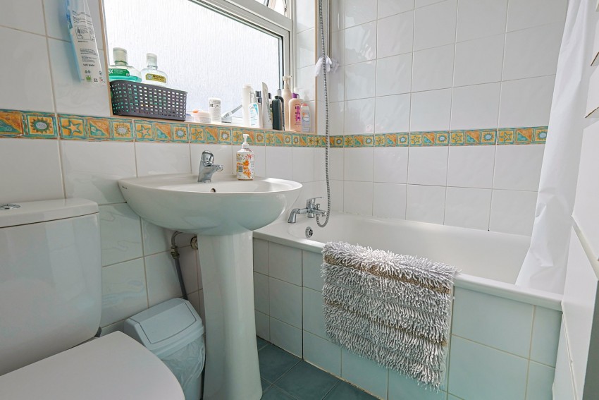 Images for Northfield Road, Waltham Cross, Hertfordshire EAID:3131305421 BID:11055924