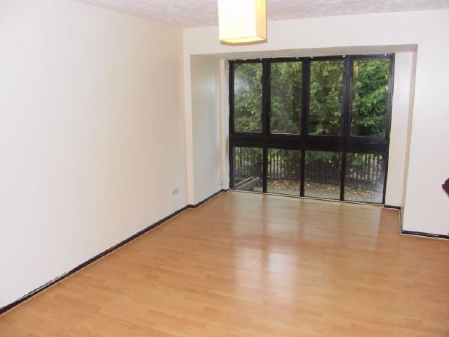 Images for Guinevere Gardens, Cheshunt, Hertfordshire EAID:3131305421 BID:11055924