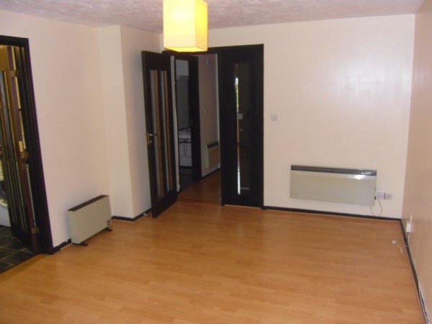 Images for Guinevere Gardens, Cheshunt, Hertfordshire EAID:3131305421 BID:11055924