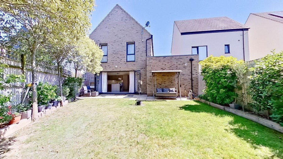Images for Markwick Avenue, Cheshunt, Hertfordshire EAID:3131305421 BID:11055924