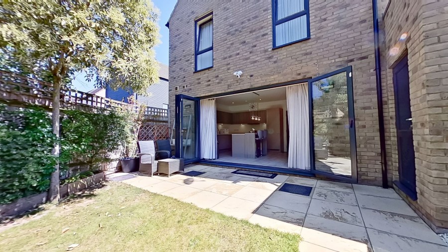 Images for Markwick Avenue, Cheshunt, Hertfordshire EAID:3131305421 BID:11055924
