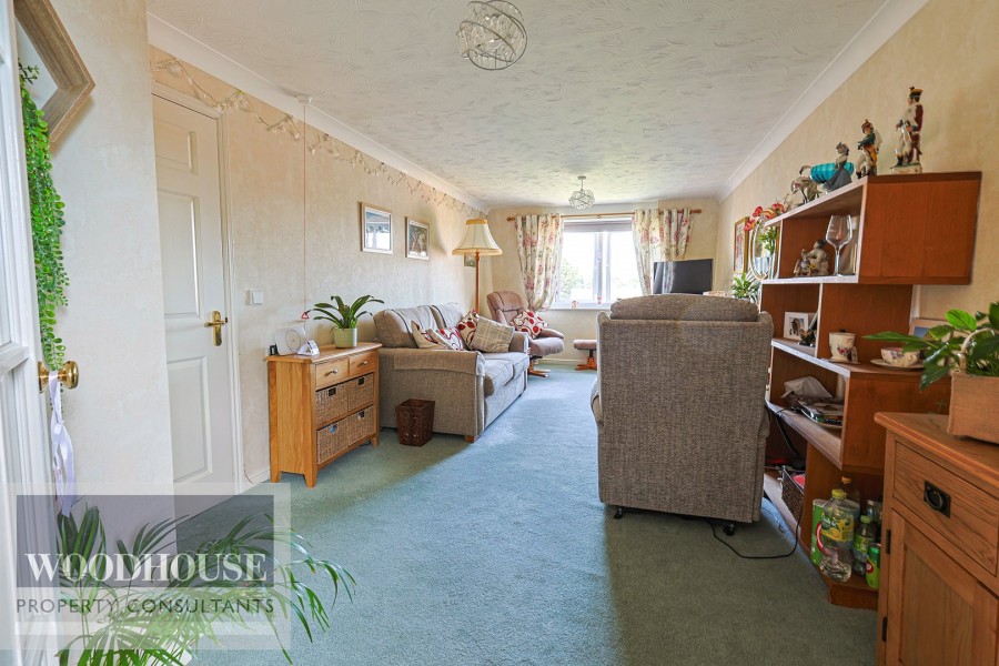Images for High Street, Cheshunt, Hertfordshire EAID:3131305421 BID:11055924