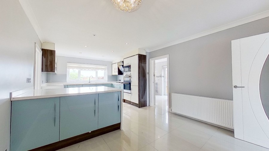 Images for Burton Lane, Goffs Oak, Hertfordshire EAID:3131305421 BID:11055924