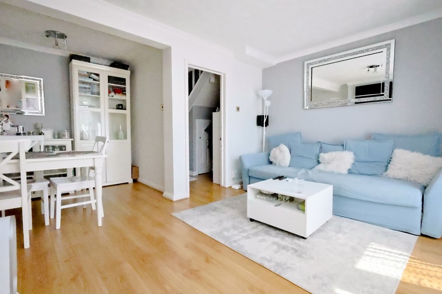Images for Park Lane, Waltham Cross, Hertfordshire EAID:3131305421 BID:11055924