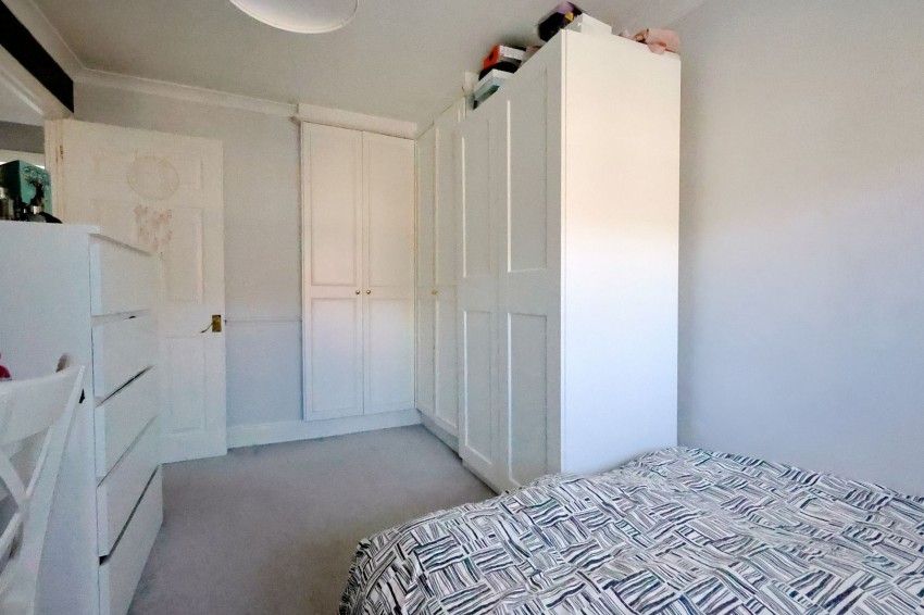Images for Park Lane, Waltham Cross, Hertfordshire EAID:3131305421 BID:11055924