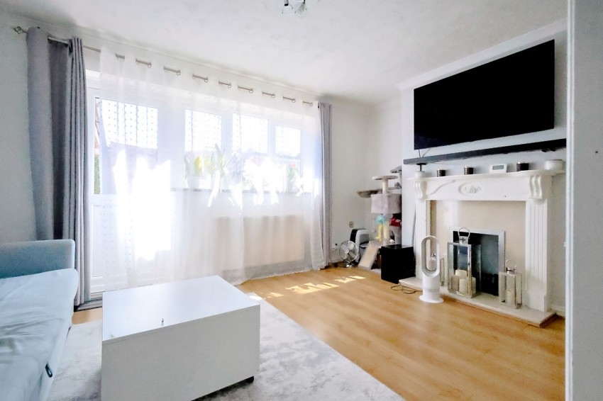 Images for Park Lane, Waltham Cross, Hertfordshire EAID:3131305421 BID:11055924