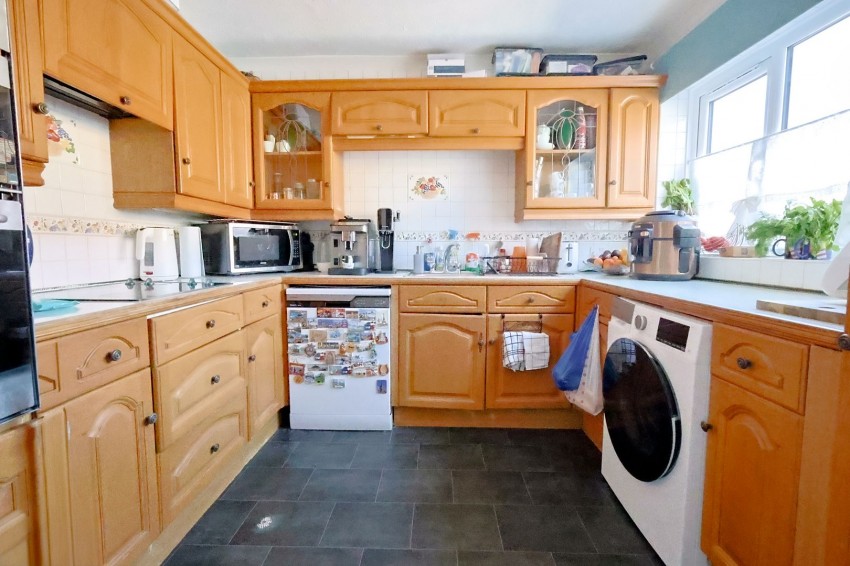 Images for Park Lane, Waltham Cross, Hertfordshire EAID:3131305421 BID:11055924